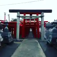 小泉稲荷神社の鳥居