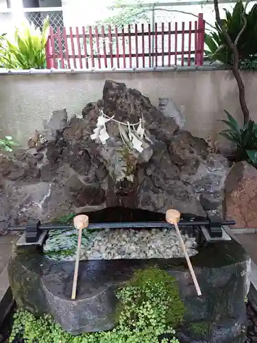 三崎稲荷神社の手水