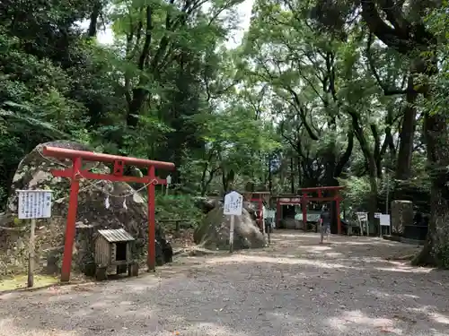 母智丘神社の末社