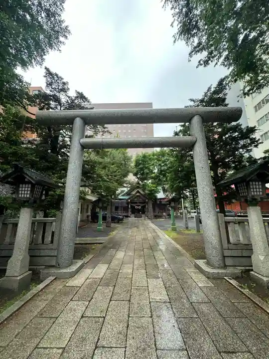 三吉神社の鳥居