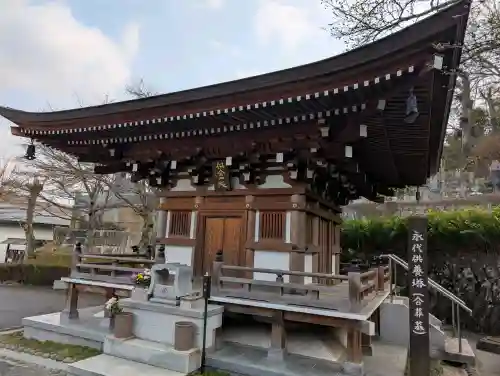 法蔵寺の{uncategorized: "未分類", other: "その他", undefined: "問題あり", building: "その他建物", grave: "お墓", sacred_gate: "鳥居", guardian: "狛犬", statue: "像", buddha: "仏像", history: "歴史", nature: "自然", garden: "庭園", animal: "動物", pagoda: "塔", temizu: "手水舎", mountain_gate: "山門・神門", sanctuary: "本殿・本堂", subordinate: "末社・摂社", art: "芸術", scenery: "景色", jizo: "地蔵", ema: "絵馬", goshuin: "御朱印", omikuji: "おみくじ", items: "授与品その他", amulet: "お守り", goshuincho: "御朱印帳", eats: "食事", festival: "お祭り", votive_dance: "神楽", shichigosan: "七五三参", wedding: "結婚式", experience: "体験その他", initially: "初詣", around: "周辺", anti_infection: "感染症対策"}