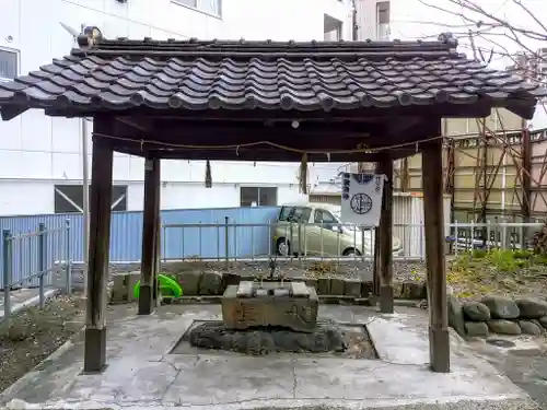 物部神社の手水舎