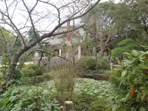 東勝寺宗吾霊堂の庭園