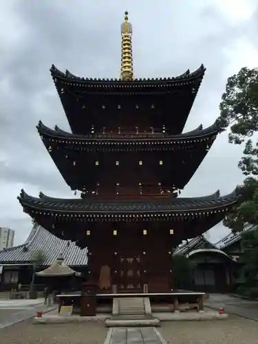 法楽寺の塔