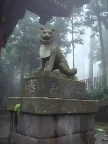 三峯神社の狛犬