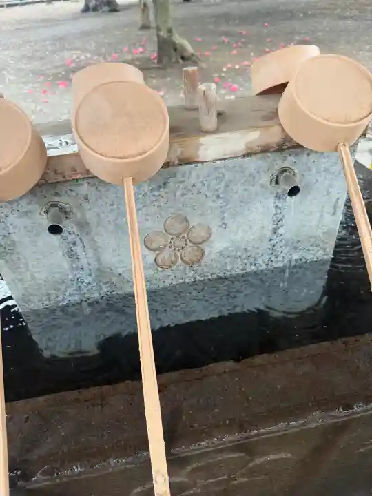 布多天神社の{uncategorized: "未分類", other: "その他", undefined: "問題あり", building: "その他建物", grave: "お墓", sacred_gate: "鳥居", guardian: "狛犬", statue: "像", buddha: "仏像", history: "歴史", nature: "自然", garden: "庭園", animal: "動物", pagoda: "塔", temizu: "手水舎", mountain_gate: "山門・神門", sanctuary: "本殿・本堂", subordinate: "末社・摂社", art: "芸術", scenery: "景色", jizo: "地蔵", ema: "絵馬", goshuin: "御朱印", omikuji: "おみくじ", items: "授与品その他", amulet: "お守り", goshuincho: "御朱印帳", eats: "食事", festival: "お祭り", votive_dance: "神楽", shichigosan: "七五三参", wedding: "結婚式", experience: "体験その他", initially: "初詣", around: "周辺", anti_infection: "感染症対策"}