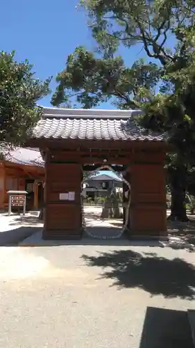 田脇日吉神社の山門・神門