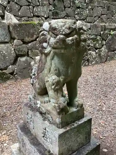 神明神社（春日井市上野町）の狛犬