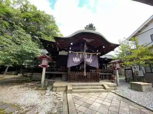 離宮八幡宮の本殿・本堂