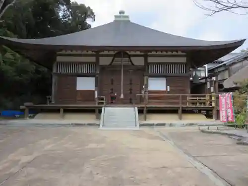無動寺の本殿・本堂