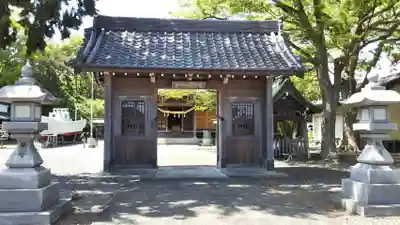 片岡神社の山門・神門