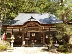 龍渕寺の本殿