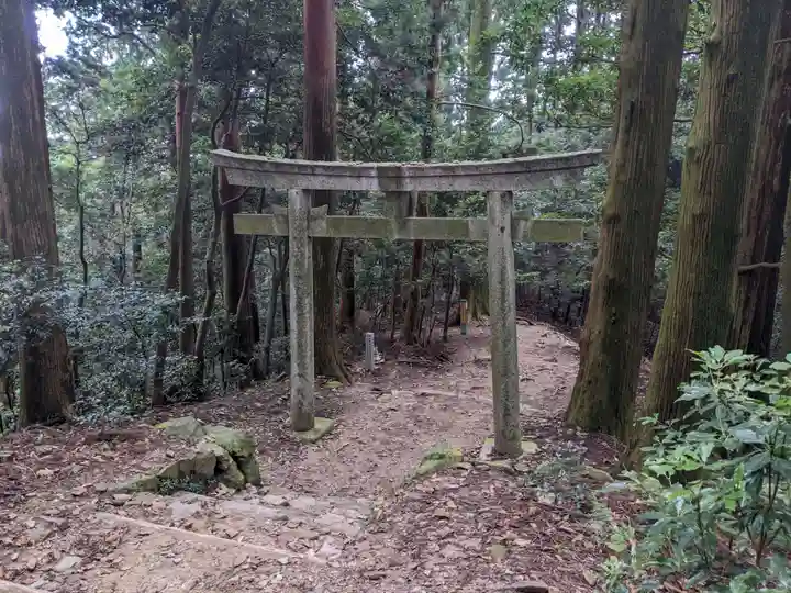 砥鹿神社(奥宮)の鳥居