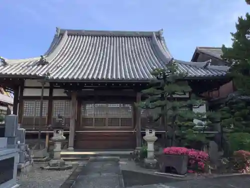 西蓮寺の本殿・本堂