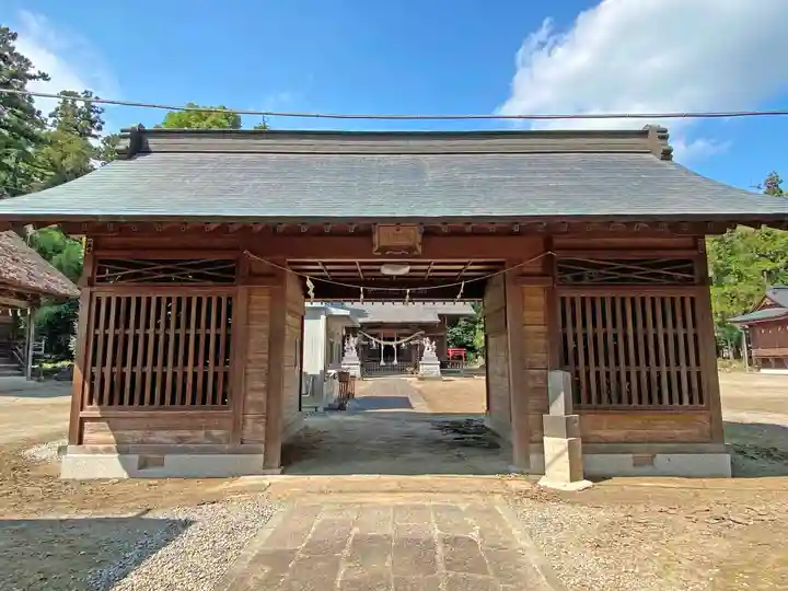 二宮赤城神社の山門・神門