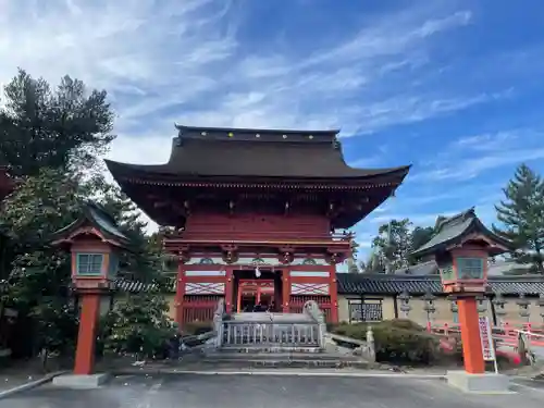 美濃國一宮　南宮大社の山門