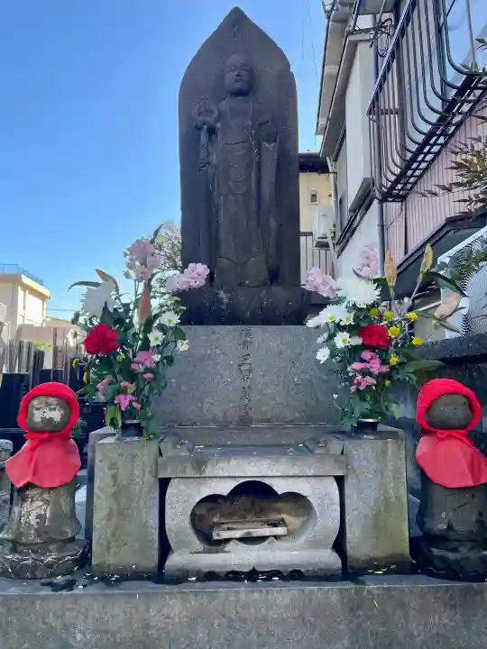 浄正寺の{uncategorized: "未分類", other: "その他", undefined: "問題あり", building: "その他建物", grave: "お墓", sacred_gate: "鳥居", guardian: "狛犬", statue: "像", buddha: "仏像", history: "歴史", nature: "自然", garden: "庭園", animal: "動物", pagoda: "塔", temizu: "手水舎", mountain_gate: "山門・神門", sanctuary: "本殿・本堂", subordinate: "末社・摂社", art: "芸術", scenery: "景色", jizo: "地蔵", ema: "絵馬", goshuin: "御朱印", omikuji: "おみくじ", items: "授与品その他", amulet: "お守り", goshuincho: "御朱印帳", eats: "食事", festival: "お祭り", votive_dance: "神楽", shichigosan: "七五三参", wedding: "結婚式", experience: "体験その他", initially: "初詣", around: "周辺", anti_infection: "感染症対策"}