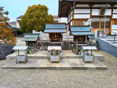 本地ヶ原神社の末社・摂社