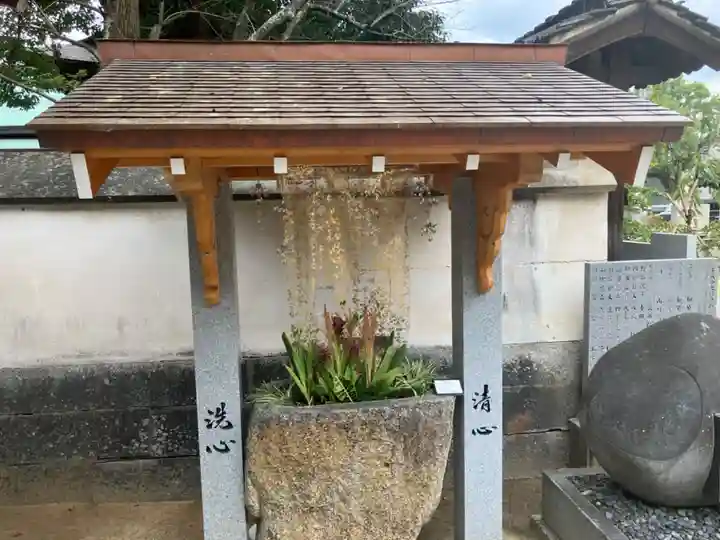 三津厳島神社の手水舎