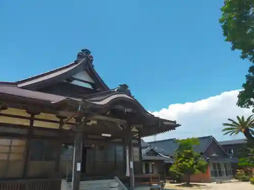 医王山福楽寺の本殿