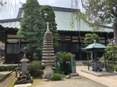 玉寳寺の本殿・本堂
