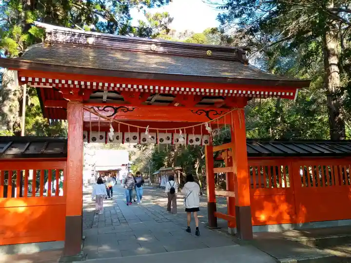 息栖神社の{uncategorized: "未分類", other: "その他", undefined: "問題あり", building: "その他建物", grave: "お墓", sacred_gate: "鳥居", guardian: "狛犬", statue: "像", buddha: "仏像", history: "歴史", nature: "自然", garden: "庭園", animal: "動物", pagoda: "塔", temizu: "手水舎", mountain_gate: "山門・神門", sanctuary: "本殿・本堂", subordinate: "末社・摂社", art: "芸術", scenery: "景色", jizo: "地蔵", ema: "絵馬", goshuin: "御朱印", omikuji: "おみくじ", items: "授与品その他", amulet: "お守り", goshuincho: "御朱印帳", eats: "食事", festival: "お祭り", votive_dance: "神楽", shichigosan: "七五三参", wedding: "結婚式", experience: "体験その他", initially: "初詣", around: "周辺", anti_infection: "感染症対策"}