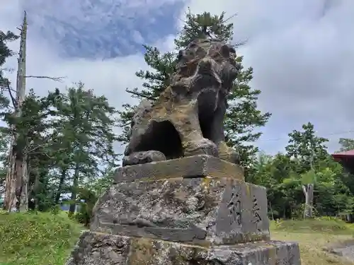 共成神社の狛犬