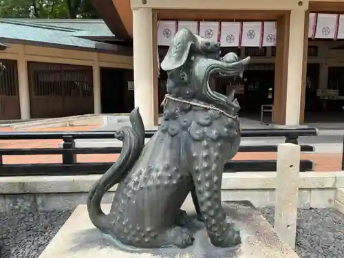 三重縣護國神社の狛犬