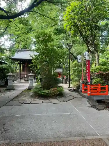 熊野神社の{uncategorized: "未分類", other: "その他", undefined: "問題あり", building: "その他建物", grave: "お墓", sacred_gate: "鳥居", guardian: "狛犬", statue: "像", buddha: "仏像", history: "歴史", nature: "自然", garden: "庭園", animal: "動物", pagoda: "塔", temizu: "手水舎", mountain_gate: "山門・神門", sanctuary: "本殿・本堂", subordinate: "末社・摂社", art: "芸術", scenery: "景色", jizo: "地蔵", ema: "絵馬", goshuin: "御朱印", omikuji: "おみくじ", items: "授与品その他", amulet: "お守り", goshuincho: "御朱印帳", eats: "食事", festival: "お祭り", votive_dance: "神楽", shichigosan: "七五三参", wedding: "結婚式", experience: "体験その他", initially: "初詣", around: "周辺", anti_infection: "感染症対策"}