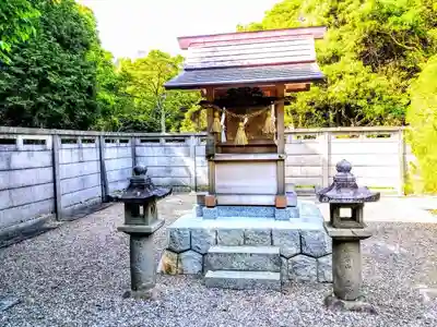 知里付神社の末社・摂社