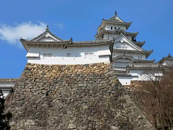 姫路神社の{uncategorized: "未分類", other: "その他", undefined: "問題あり", building: "その他建物", grave: "お墓", sacred_gate: "鳥居", guardian: "狛犬", statue: "像", buddha: "仏像", history: "歴史", nature: "自然", garden: "庭園", animal: "動物", pagoda: "塔", temizu: "手水舎", mountain_gate: "山門・神門", sanctuary: "本殿・本堂", subordinate: "末社・摂社", art: "芸術", scenery: "景色", jizo: "地蔵", ema: "絵馬", goshuin: "御朱印", omikuji: "おみくじ", items: "授与品その他", amulet: "お守り", goshuincho: "御朱印帳", eats: "食事", festival: "お祭り", votive_dance: "神楽", shichigosan: "七五三参", wedding: "結婚式", experience: "体験その他", initially: "初詣", around: "周辺", anti_infection: "感染症対策"}