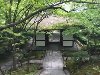 常寂光寺の山門・神門