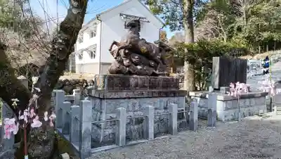 針綱神社の{uncategorized: "未分類", other: "その他", undefined: "問題あり", building: "その他建物", grave: "お墓", sacred_gate: "鳥居", guardian: "狛犬", statue: "像", buddha: "仏像", history: "歴史", nature: "自然", garden: "庭園", animal: "動物", pagoda: "塔", temizu: "手水舎", mountain_gate: "山門・神門", sanctuary: "本殿・本堂", subordinate: "末社・摂社", art: "芸術", scenery: "景色", jizo: "地蔵", ema: "絵馬", goshuin: "御朱印", omikuji: "おみくじ", items: "授与品その他", amulet: "お守り", goshuincho: "御朱印帳", eats: "食事", festival: "お祭り", votive_dance: "神楽", shichigosan: "七五三参", wedding: "結婚式", experience: "体験その他", initially: "初詣", around: "周辺", anti_infection: "感染症対策"}