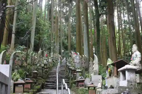 宝山寺奥之院(奈良県)