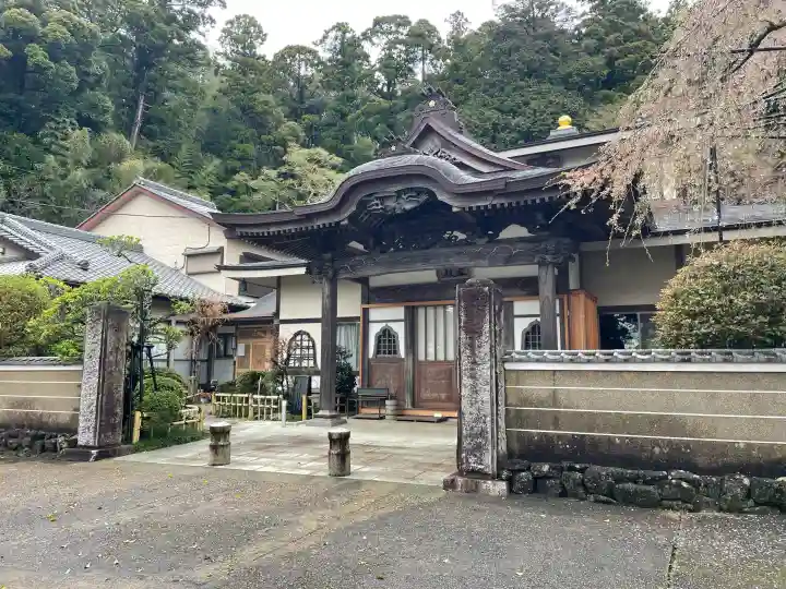 最福寺の{uncategorized: "未分類", other: "その他", undefined: "問題あり", building: "その他建物", grave: "お墓", sacred_gate: "鳥居", guardian: "狛犬", statue: "像", buddha: "仏像", history: "歴史", nature: "自然", garden: "庭園", animal: "動物", pagoda: "塔", temizu: "手水舎", mountain_gate: "山門・神門", sanctuary: "本殿・本堂", subordinate: "末社・摂社", art: "芸術", scenery: "景色", jizo: "地蔵", ema: "絵馬", goshuin: "御朱印", omikuji: "おみくじ", items: "授与品その他", amulet: "お守り", goshuincho: "御朱印帳", eats: "食事", festival: "お祭り", votive_dance: "神楽", shichigosan: "七五三参", wedding: "結婚式", experience: "体験その他", initially: "初詣", around: "周辺", anti_infection: "感染症対策"}