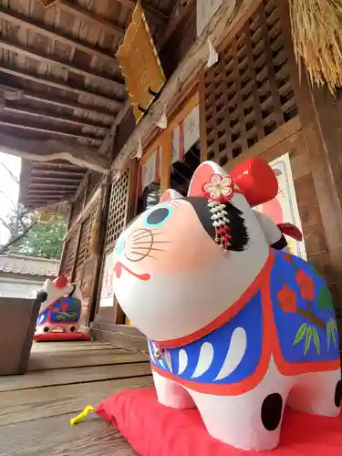 滑川神社 - 仕事と子どもの守り神の狛犬