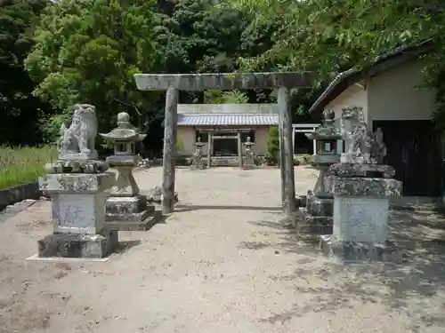 宇氣比神社の鳥居