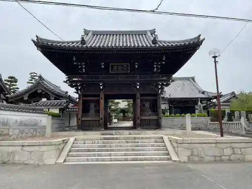 常楽寺の山門