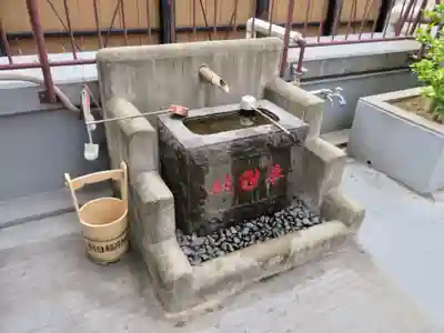 朝日稲荷神社の手水舎