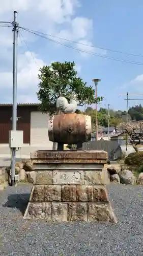 新宮神社の{uncategorized: "未分類", other: "その他", undefined: "問題あり", building: "その他建物", grave: "お墓", sacred_gate: "鳥居", guardian: "狛犬", statue: "像", buddha: "仏像", history: "歴史", nature: "自然", garden: "庭園", animal: "動物", pagoda: "塔", temizu: "手水舎", mountain_gate: "山門・神門", sanctuary: "本殿・本堂", subordinate: "末社・摂社", art: "芸術", scenery: "景色", jizo: "地蔵", ema: "絵馬", goshuin: "御朱印", omikuji: "おみくじ", items: "授与品その他", amulet: "お守り", goshuincho: "御朱印帳", eats: "食事", festival: "お祭り", votive_dance: "神楽", shichigosan: "七五三参", wedding: "結婚式", experience: "体験その他", initially: "初詣", around: "周辺", anti_infection: "感染症対策"}
