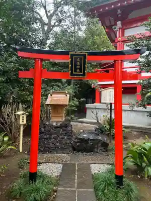 川越八幡宮の{uncategorized: "未分類", other: "その他", undefined: "問題あり", building: "その他建物", grave: "お墓", sacred_gate: "鳥居", guardian: "狛犬", statue: "像", buddha: "仏像", history: "歴史", nature: "自然", garden: "庭園", animal: "動物", pagoda: "塔", temizu: "手水舎", mountain_gate: "山門・神門", sanctuary: "本殿・本堂", subordinate: "末社・摂社", art: "芸術", scenery: "景色", jizo: "地蔵", ema: "絵馬", goshuin: "御朱印", omikuji: "おみくじ", items: "授与品その他", amulet: "お守り", goshuincho: "御朱印帳", eats: "食事", festival: "お祭り", votive_dance: "神楽", shichigosan: "七五三参", wedding: "結婚式", experience: "体験その他", initially: "初詣", around: "周辺", anti_infection: "感染症対策"}