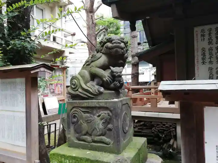 稲荷鬼王神社の狛犬
