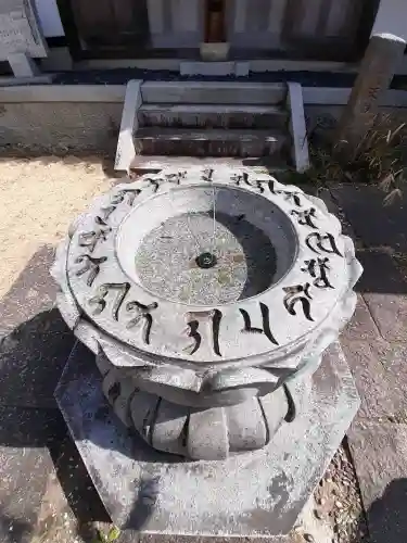 梅岩寺の{uncategorized: "未分類", other: "その他", undefined: "問題あり", building: "その他建物", grave: "お墓", sacred_gate: "鳥居", guardian: "狛犬", statue: "像", buddha: "仏像", history: "歴史", nature: "自然", garden: "庭園", animal: "動物", pagoda: "塔", temizu: "手水舎", mountain_gate: "山門・神門", sanctuary: "本殿・本堂", subordinate: "末社・摂社", art: "芸術", scenery: "景色", jizo: "地蔵", ema: "絵馬", goshuin: "御朱印", omikuji: "おみくじ", items: "授与品その他", amulet: "お守り", goshuincho: "御朱印帳", eats: "食事", festival: "お祭り", votive_dance: "神楽", shichigosan: "七五三参", wedding: "結婚式", experience: "体験その他", initially: "初詣", around: "周辺", anti_infection: "感染症対策"}