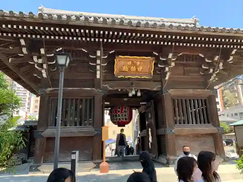 櫛田神社の山門