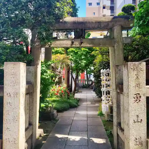 笠間稲荷神社 東京別社の鳥居