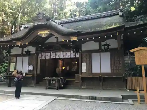 狭井坐大神荒魂神社(狭井神社)の本殿