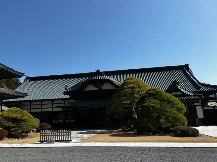 久遠寺の{uncategorized: "未分類", other: "その他", undefined: "問題あり", building: "その他建物", grave: "お墓", sacred_gate: "鳥居", guardian: "狛犬", statue: "像", buddha: "仏像", history: "歴史", nature: "自然", garden: "庭園", animal: "動物", pagoda: "塔", temizu: "手水舎", mountain_gate: "山門・神門", sanctuary: "本殿・本堂", subordinate: "末社・摂社", art: "芸術", scenery: "景色", jizo: "地蔵", ema: "絵馬", goshuin: "御朱印", omikuji: "おみくじ", items: "授与品その他", amulet: "お守り", goshuincho: "御朱印帳", eats: "食事", festival: "お祭り", votive_dance: "神楽", shichigosan: "七五三参", wedding: "結婚式", experience: "体験その他", initially: "初詣", around: "周辺", anti_infection: "感染症対策"}