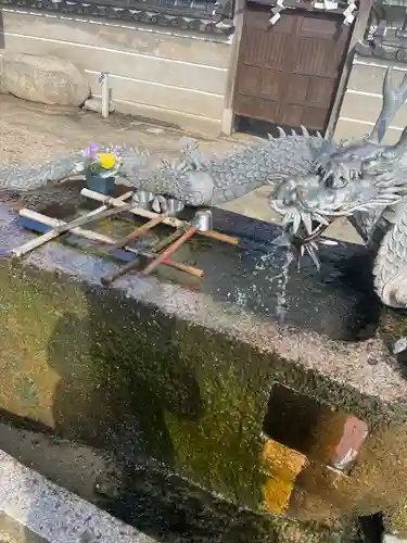 六甲八幡神社の手水舎