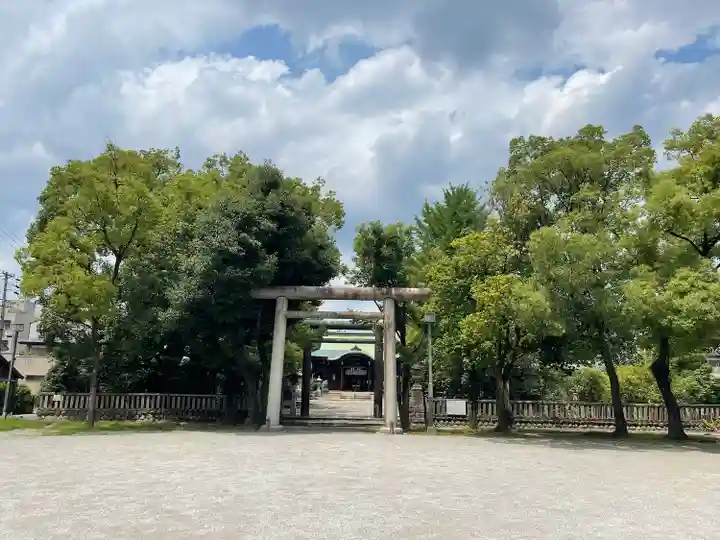 溝旗神社(肇國神社)の鳥居
