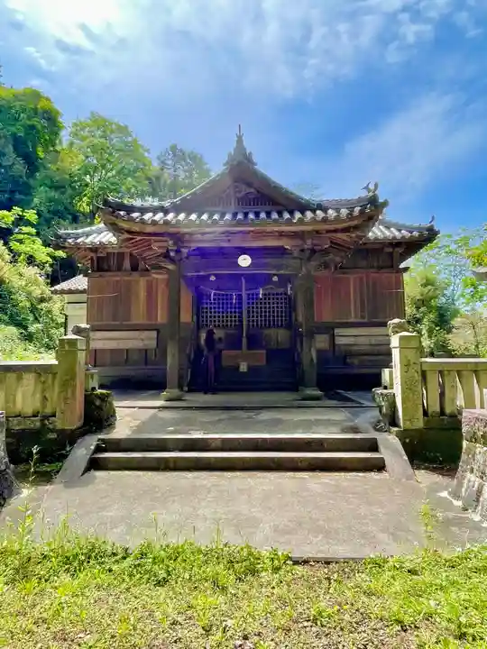 白鳥神社の本殿・本堂